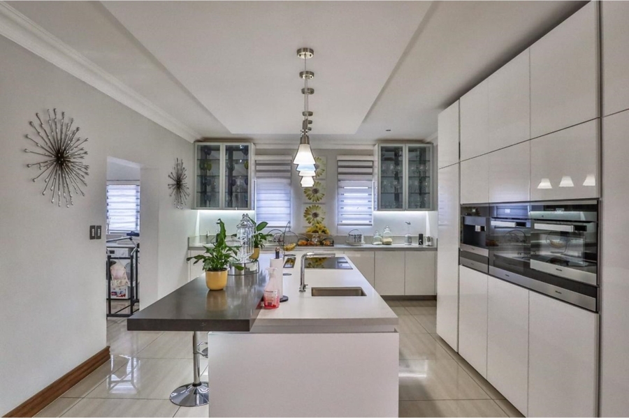 6 Bedroom Property for Sale in Birdwood Estate North West